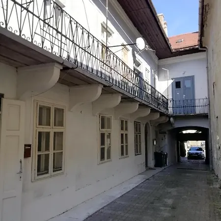 Via Tokaj Vendeghaz Apartmán *